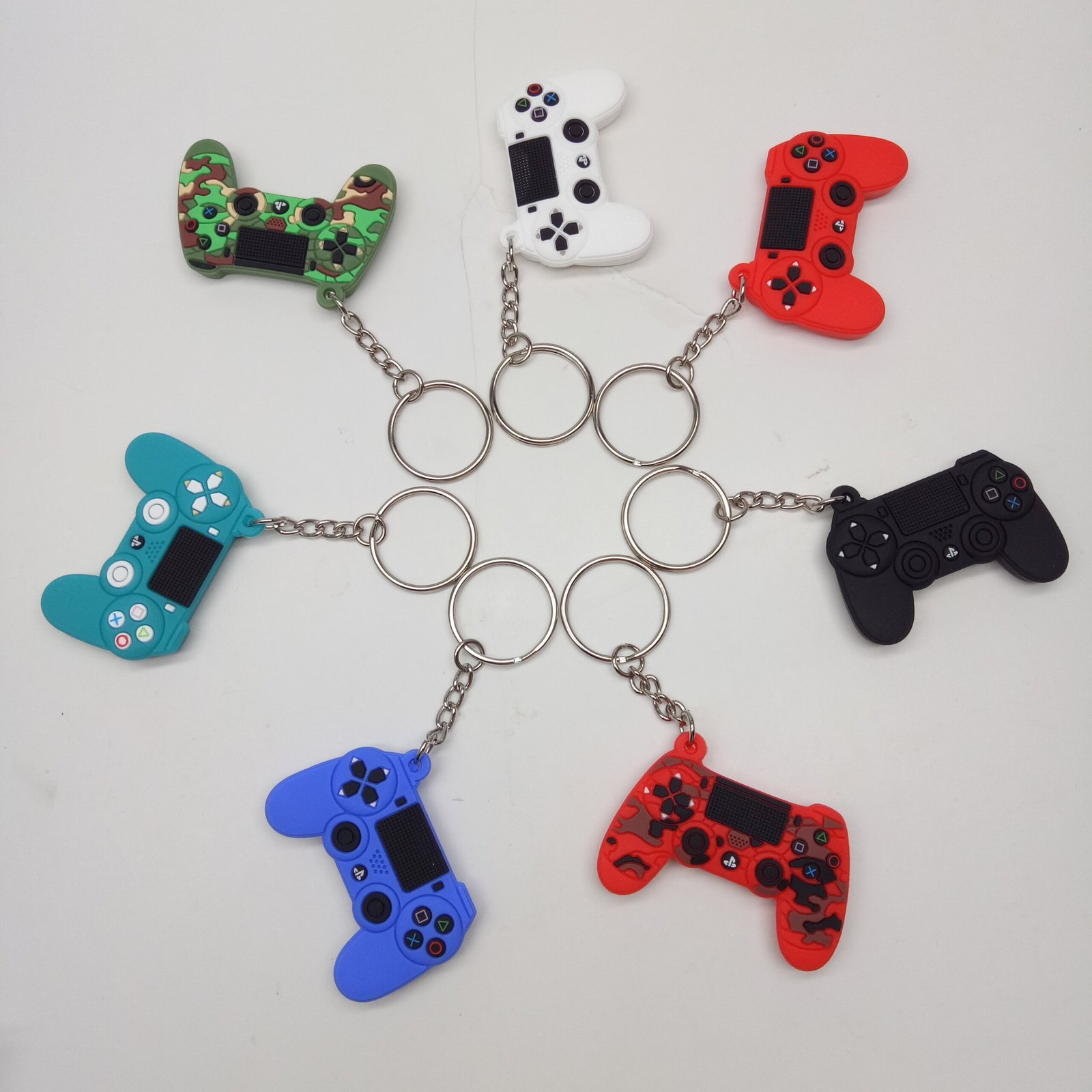 Realistic PVC Game Controller Keychain 2 主图 04 22 scaled
