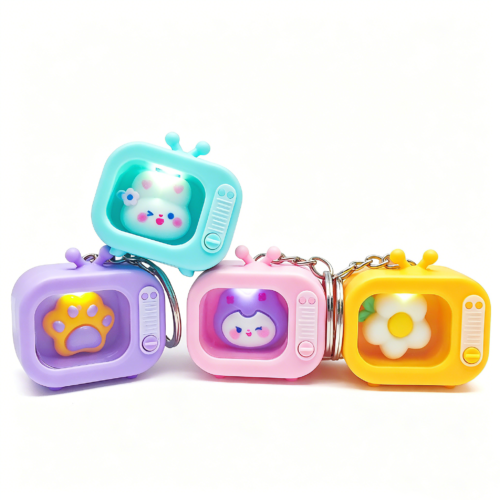 更换钥匙扣背景 Cute Mini TV Light-Up Keychain